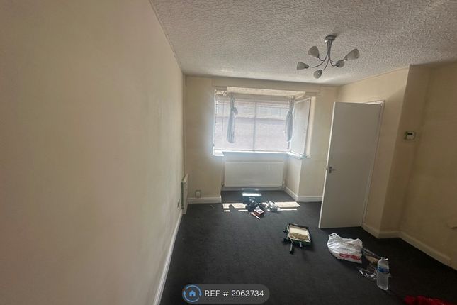 Noreen Avenue, Prestwich, Manchester photo 2