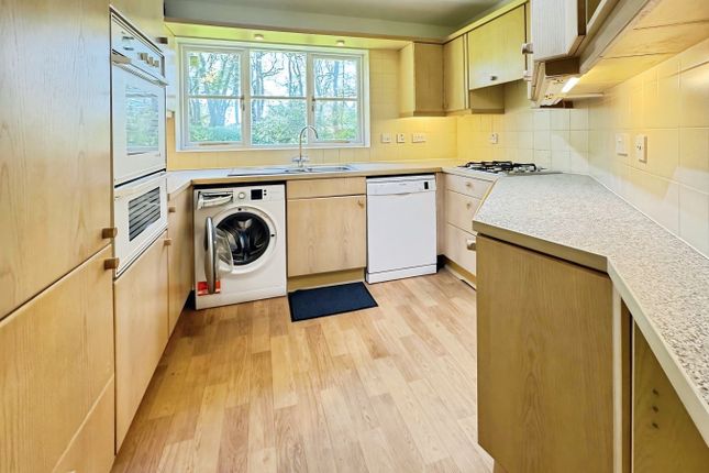 Flat 1, Booths Court, Poplar Drive, BRENTWOOD photo 4