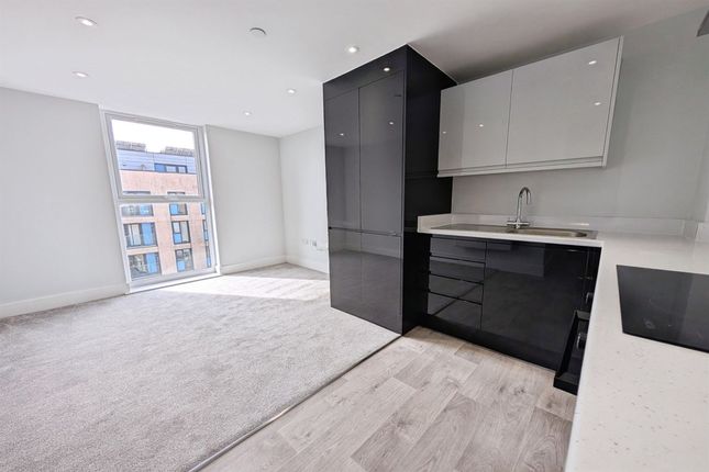 Flat 46, Clarendon Apts, Canal Walk, Southampton, Southampton photo 3