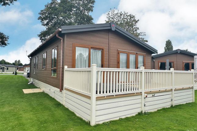 2-bed caravan on 2 Augusta Lakes, Allerthorpe Golf and Country Club, York, £140,000