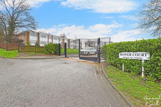Thumbnail Flat for sale in Bower Court, Epping