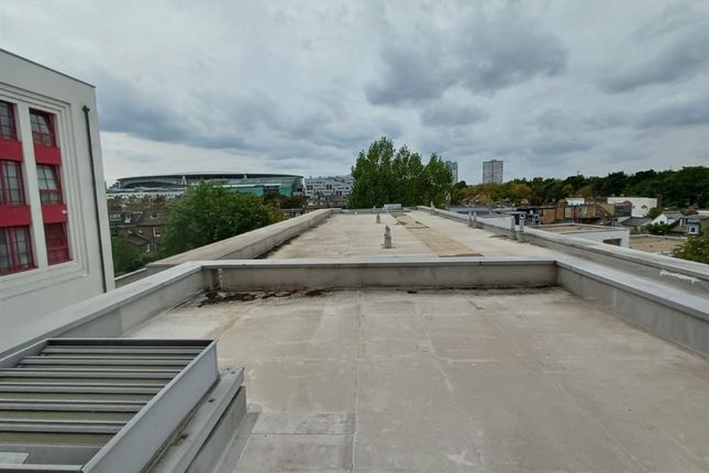 199 Northstand Apartments, Highbury Stadium Square, LONDON photo 4