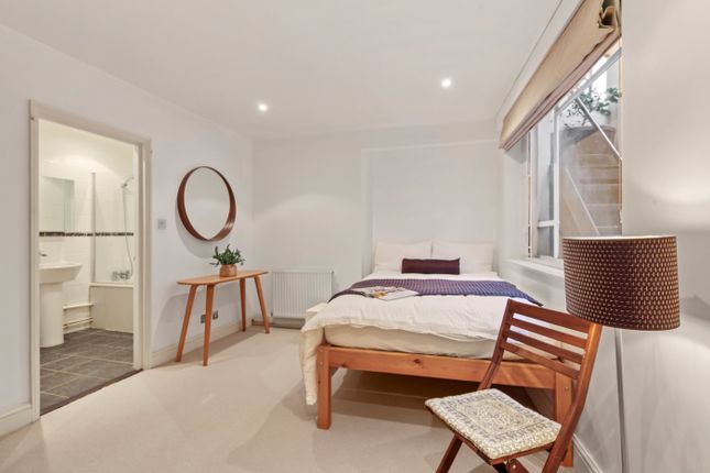 Flat for sale in Westbourne Grove Terrace, Bayswater