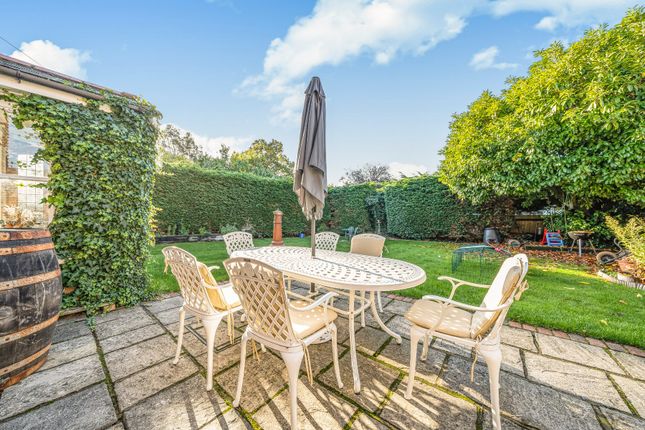 Queenhythe Farm Cottage,, Jacobs Well Road, Guildford photo 4