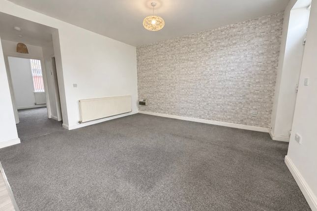 Flat 3, 9b, DEWSBURY photo 2