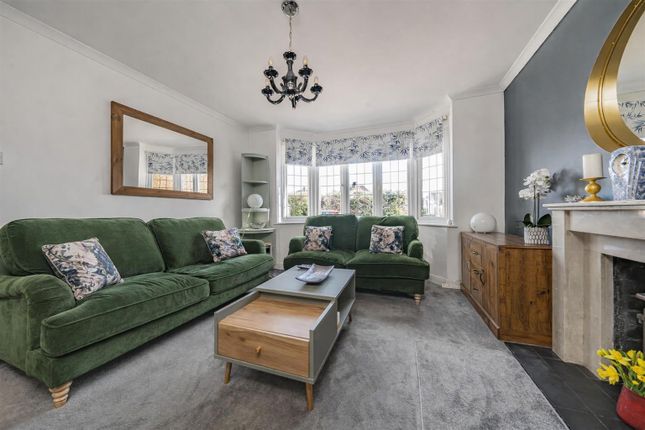 112, Park Street Lane, St. Albans photo 3