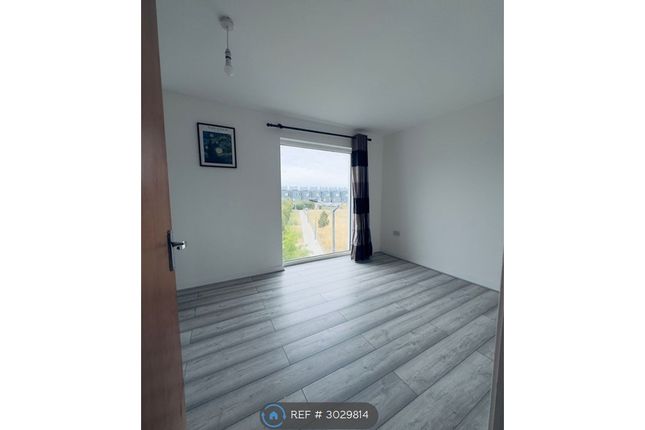 Flat, Chilworth Place, Barking photo 3