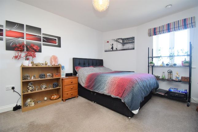 41, Kingsway Gardens, Ossett photo 5