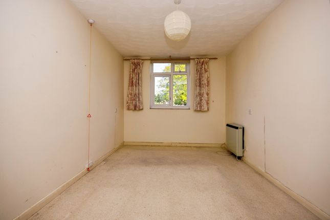 11 Summerhouse Court,, Headley Road, Hindhead photo 4
