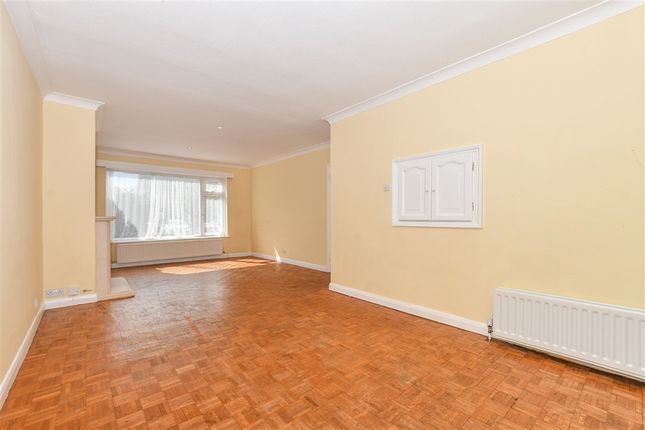 Winchester Drive, Chichester photo 4