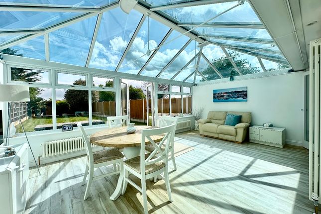 52 Hubbards Chase, Hornchurch photo 4