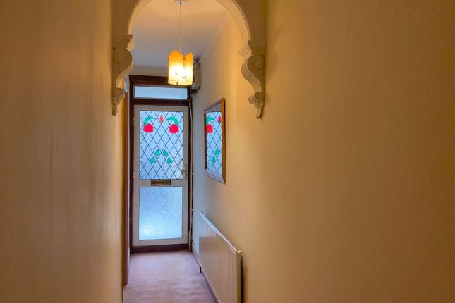 121, Gladstone Road, WATFORD photo 2