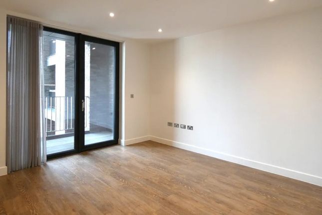 Harrington Place, Woking photo 4