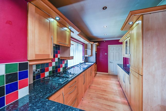 3, Whiterails Drive, Lancashire photo 4