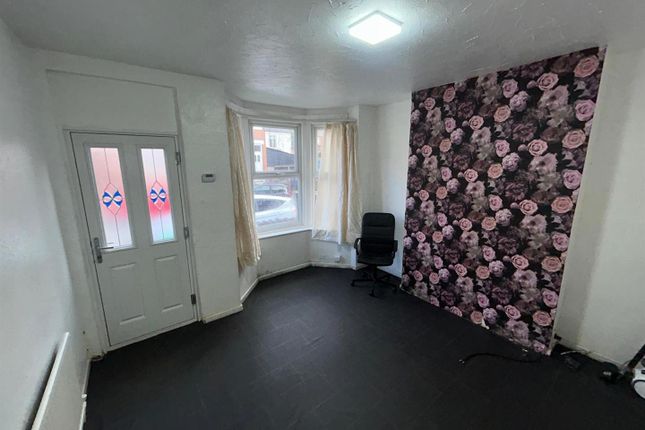 45, Sedgley Avenue, Nottingham photo 2