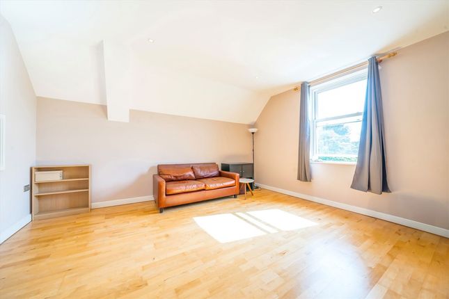 Flat 15, 11, Grange Park, London photo 4