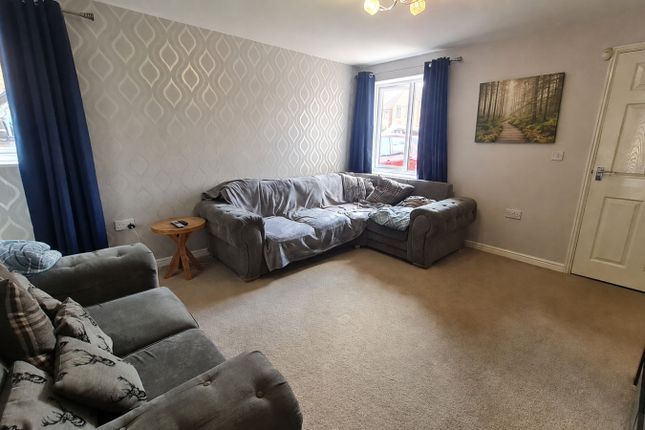 23, Plowes Way, West Yorkshire photo 3