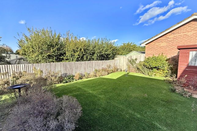 6, Mant Close, Littlehampton photo 4