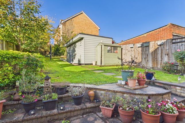 83 Telford Way, High Wycombe photo 3