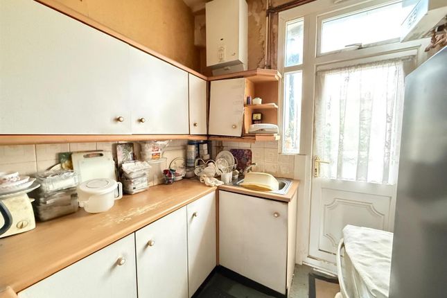 33, Clandon Road, Ilford photo 5
