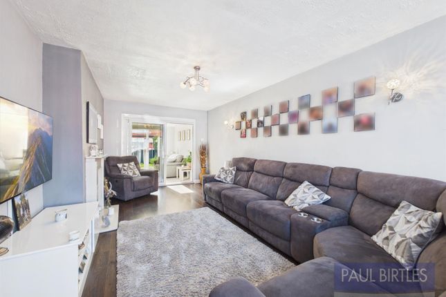 22, Clevedon Avenue, Trafford photo 4