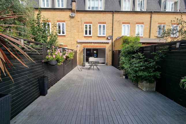 21, Goddard Place, London photo 5