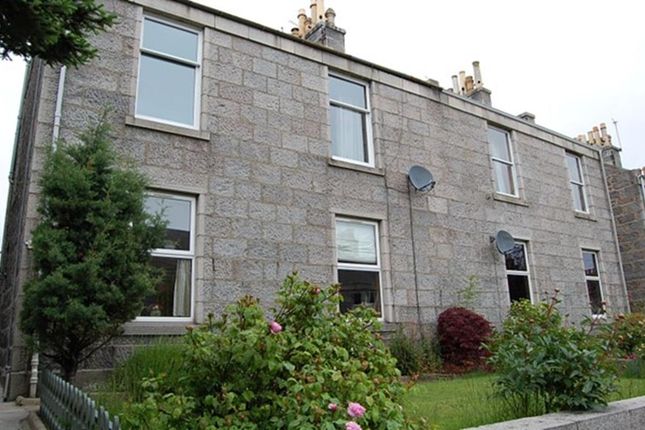 Flat to rent in Irvine Place, Aberdeen