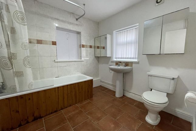 84, Minny Street, Cardiff photo 4