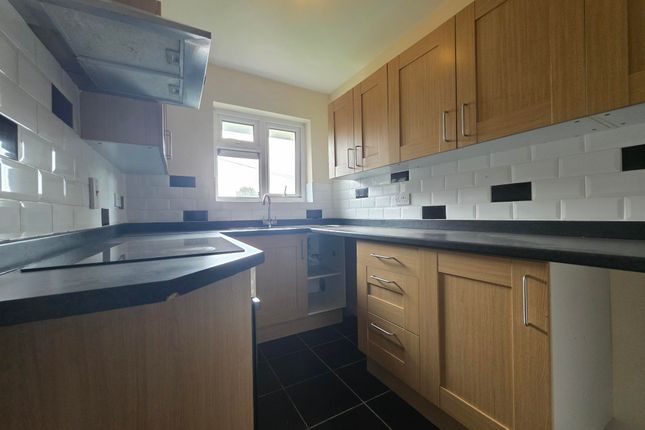 25, Walsall photo 2