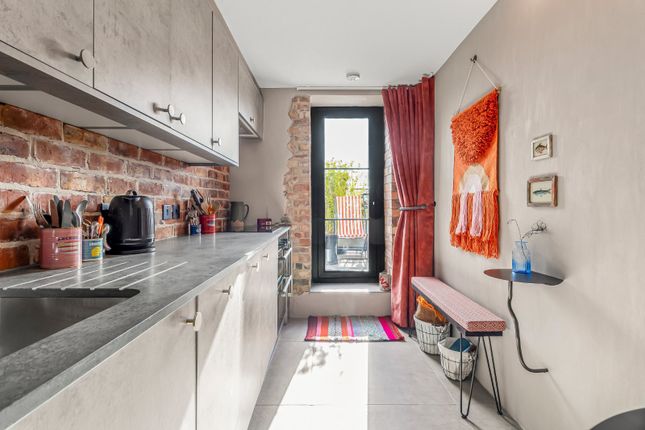 Flat 19, 24, Westbourne Terrace, London photo 4