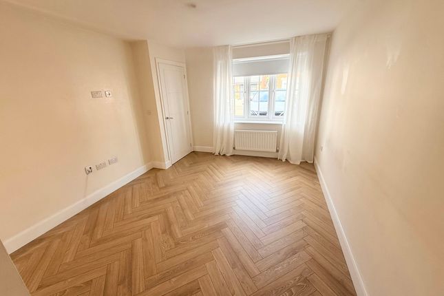 37, Rouen Crescent, Cramlington photo 4