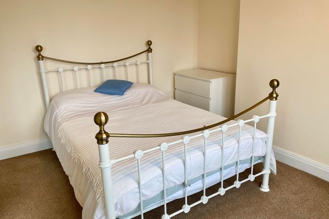 46, Roper Avenue, LEEDS photo 4
