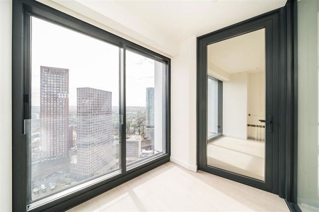 Apartment 2104, 1, Nine Elms Lane, London photo 3