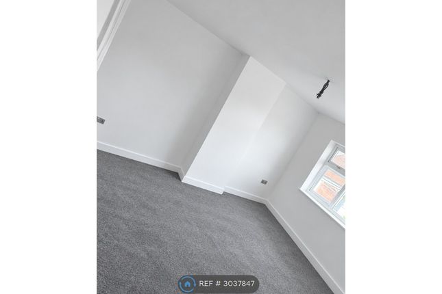 Hillside Crescent, Walsall photo 4