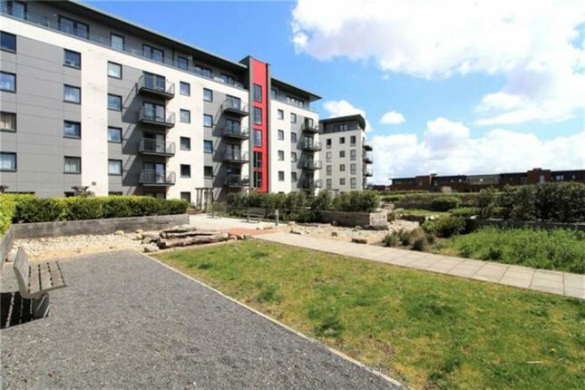Flat to rent in Fairbourne Court, Centenary Quay