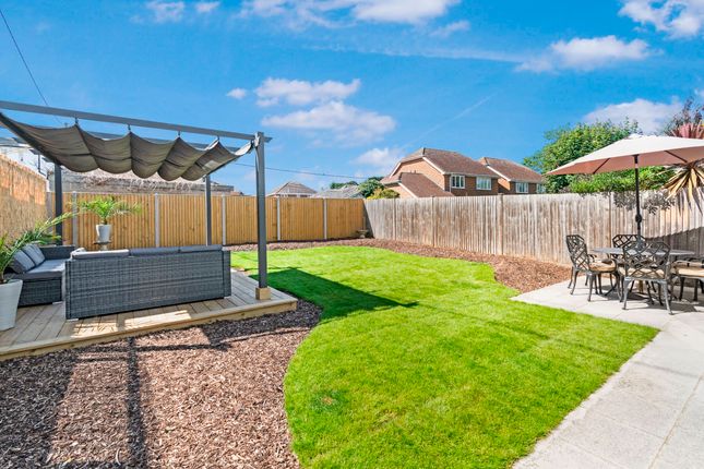 2 Pebble Close, New Romney photo 2
