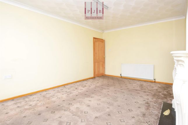 104, Lon Y Cyll, Abergele photo 3