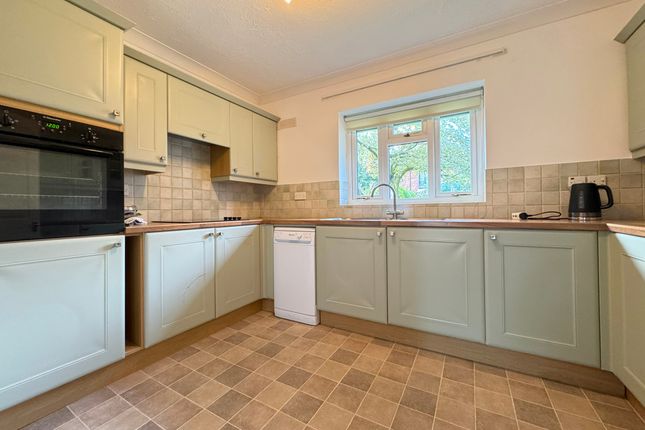 14, Pyrford Gardens, Lymington photo 2