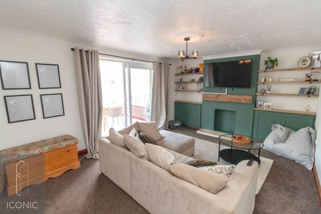 Valley View Crescent, Norwich photo 3