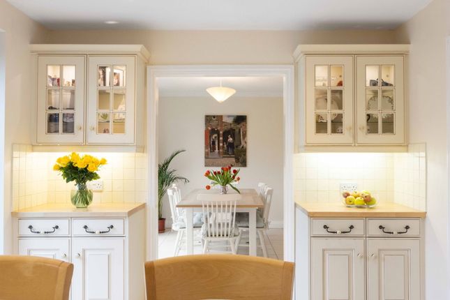 8, Briarbank Rise, Cheltenham photo 4