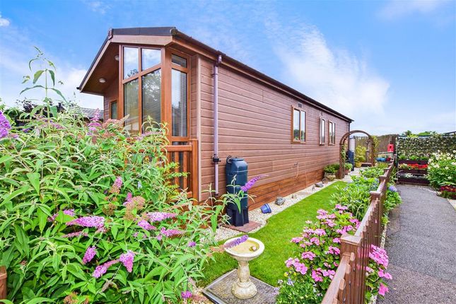 Mobile/park home for sale in Church Hill, Boughton Monchelsea, Maidstone, Kent