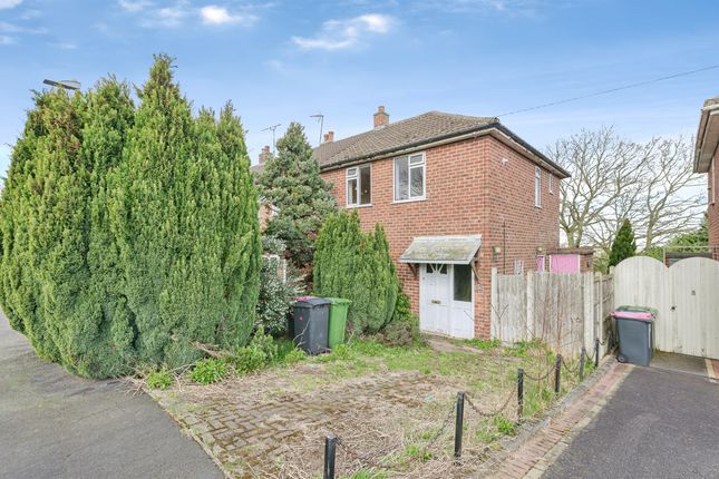 3-bed house on 10, St. Nicholas Estate, Atherstone, £140,000