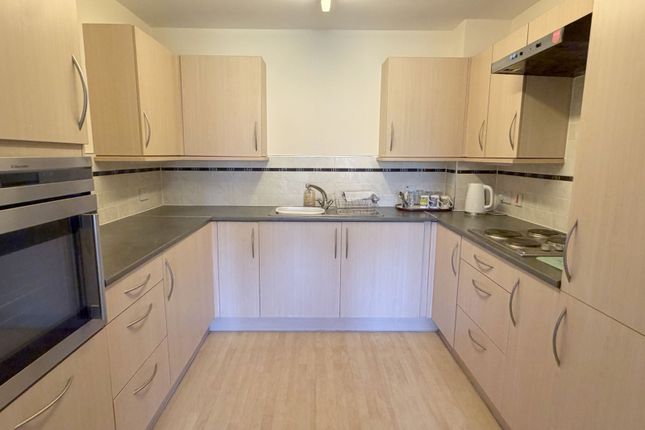 Flat 2, Marina Court, Trafalgar Road, TEWKESBURY photo 2