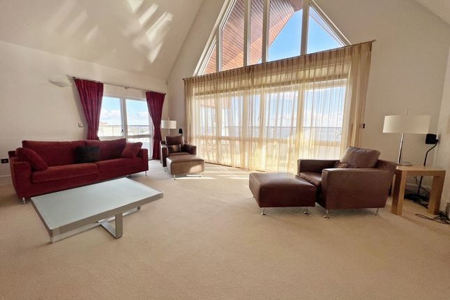 Flat for sale in Penthouse, 40 Majestic Apts, King Edward Rd, Onchan, Isle Of Man