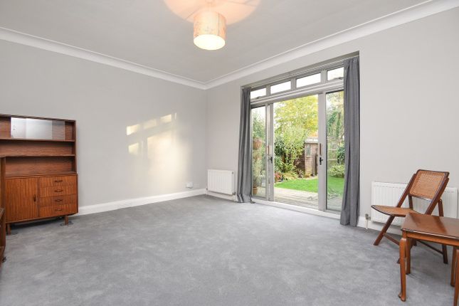 Ground Floor Flat, 9, Woodside Park Road, London photo 2