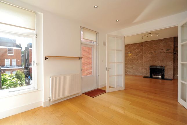 Flat to rent in Canfield Gardens, South Hampstead