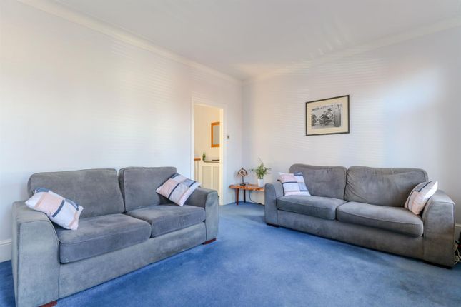 Flat for sale in Buxton Road, London