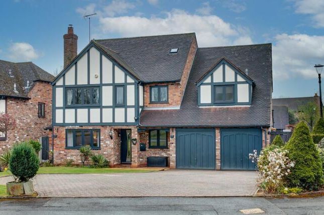 Thumbnail Detached house for sale in Hither Green Lane, Redditch