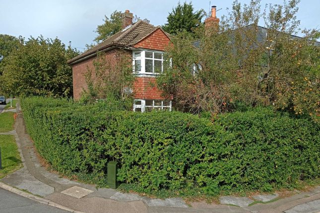 Thumbnail Detached house for sale in Detached - For Modernisation - Crouchfield, Boxmoor