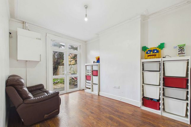 1, Cranley Avenue Westcliff-on-sea Essex, Westcliff-on-sea photo 4